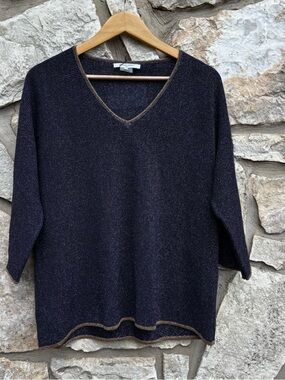 Gerard Darel sweater features a navy blue knit size womens 3